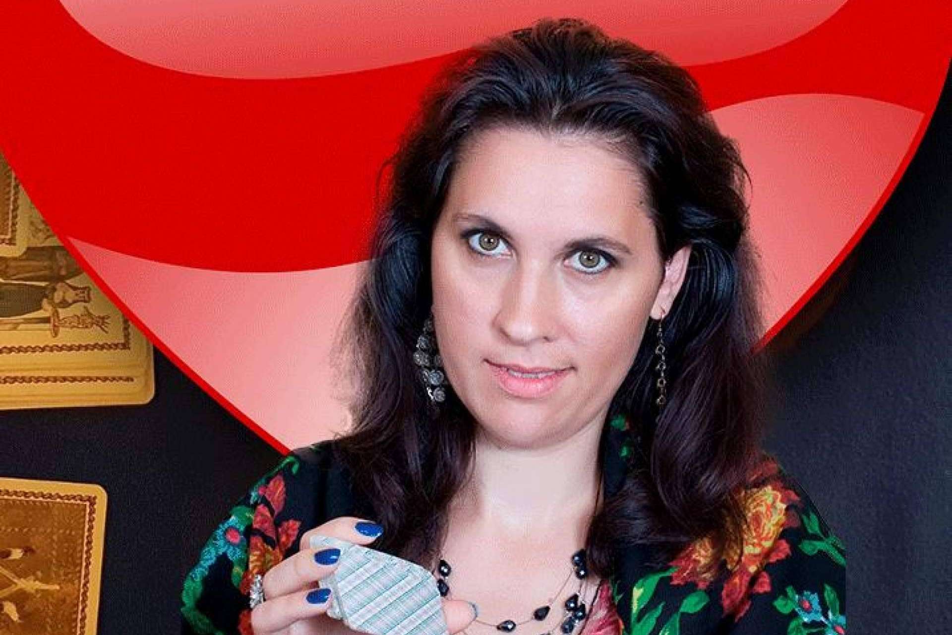 Vidente Famosa, la tarotista de confianza del amor con servicios de lectura sin gabinete