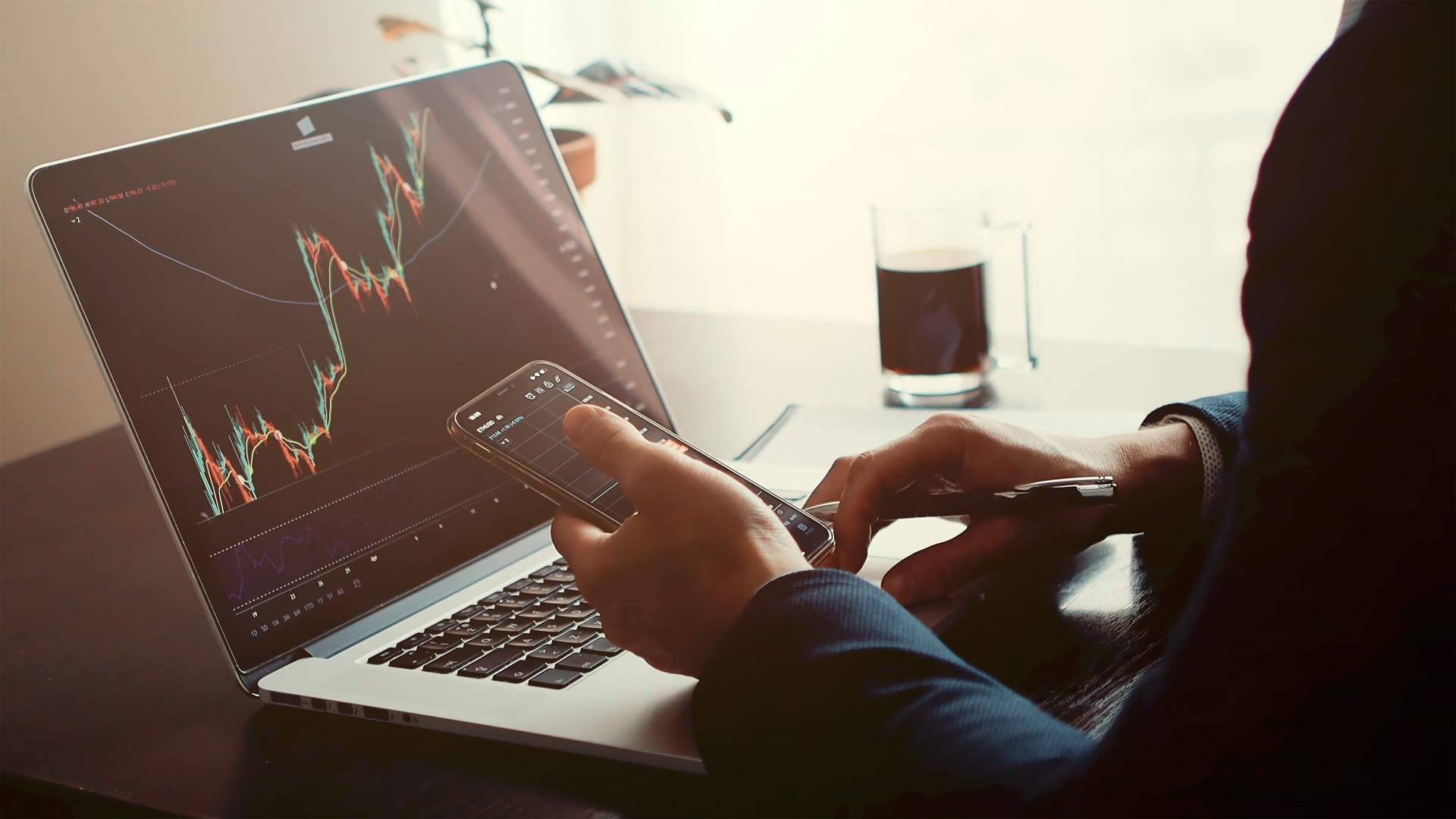 Las ventajas del servicio de un mentor con experiencia para operar con éxito en Forex de Fxinstitucional