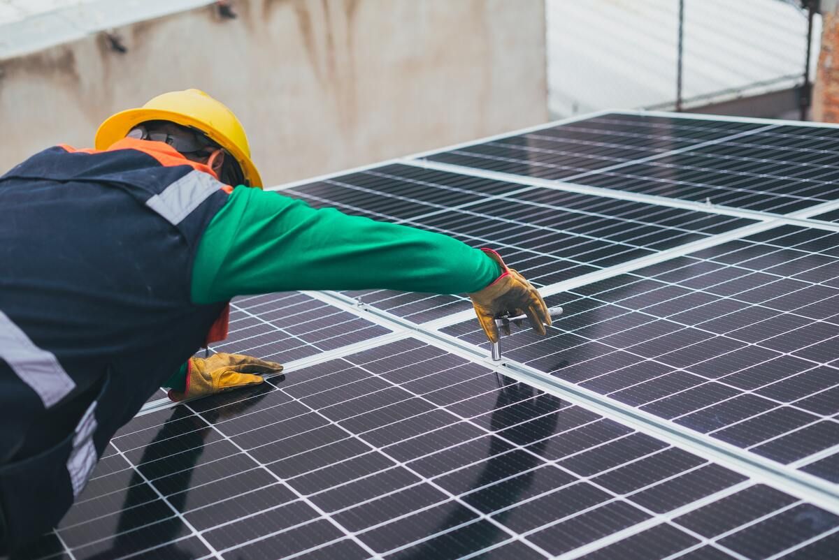 Energías renovables y autoconsumo frente a la subida de la Luz