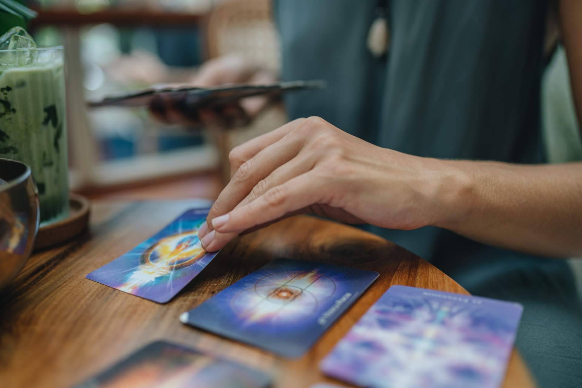 La procedencia del Tarot, según el Tarot de Luz María