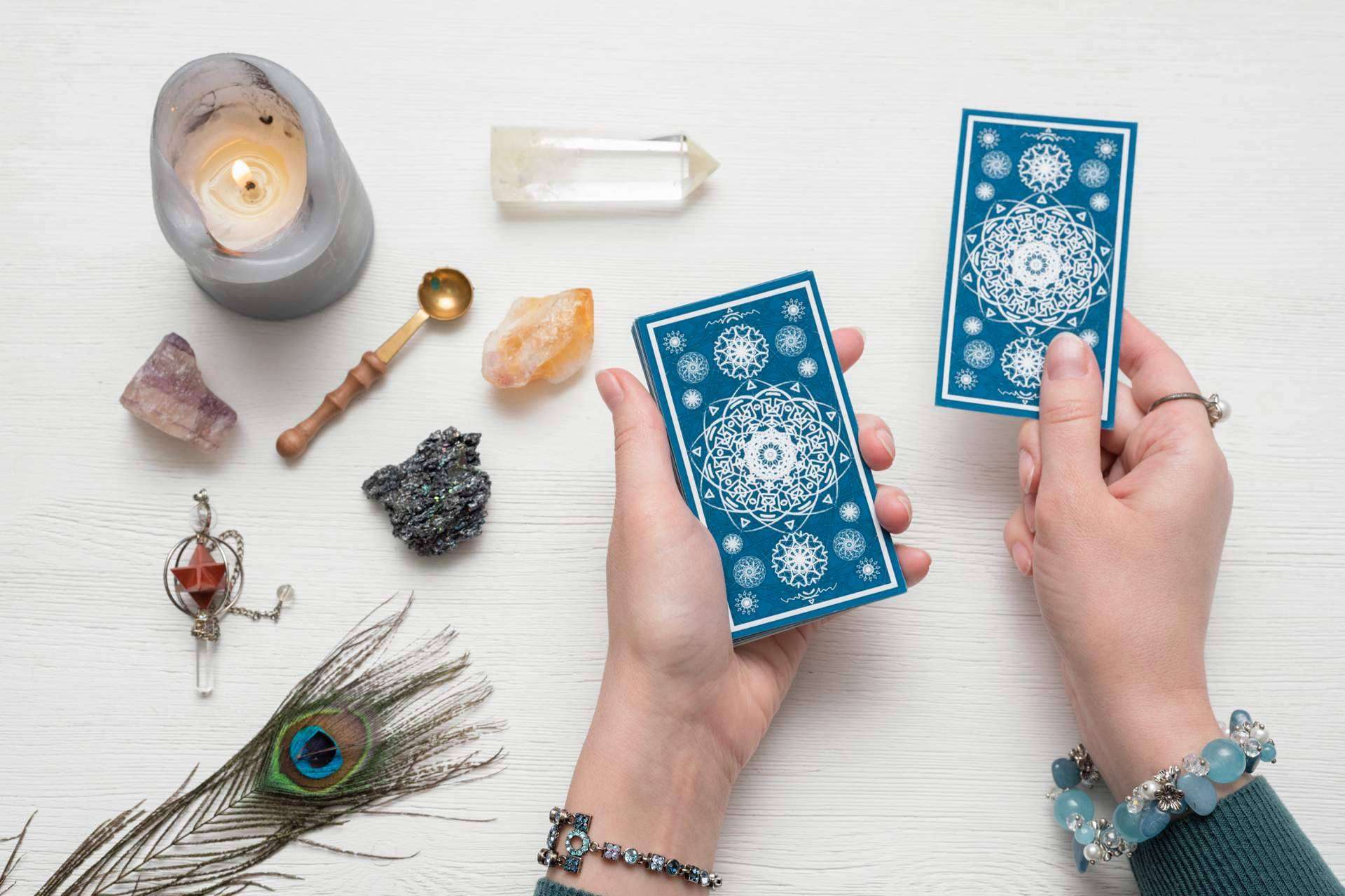 Por qué son tan frecuentes las búsquedas de tarot gratis, según Leotarot