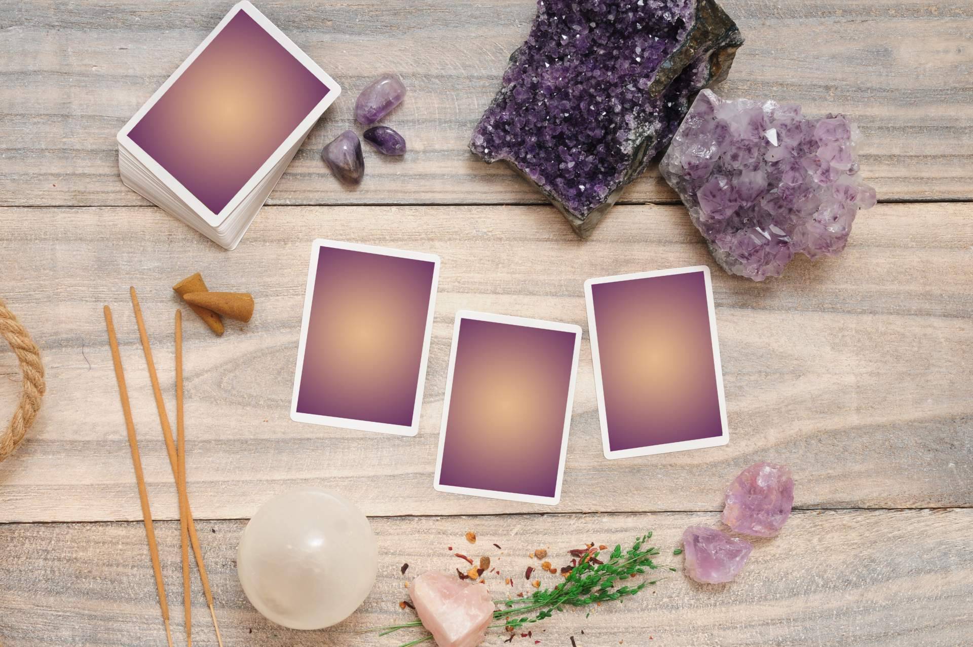 Irina Williams ofrece servicios de tarot con los que garantiza fechas exactas