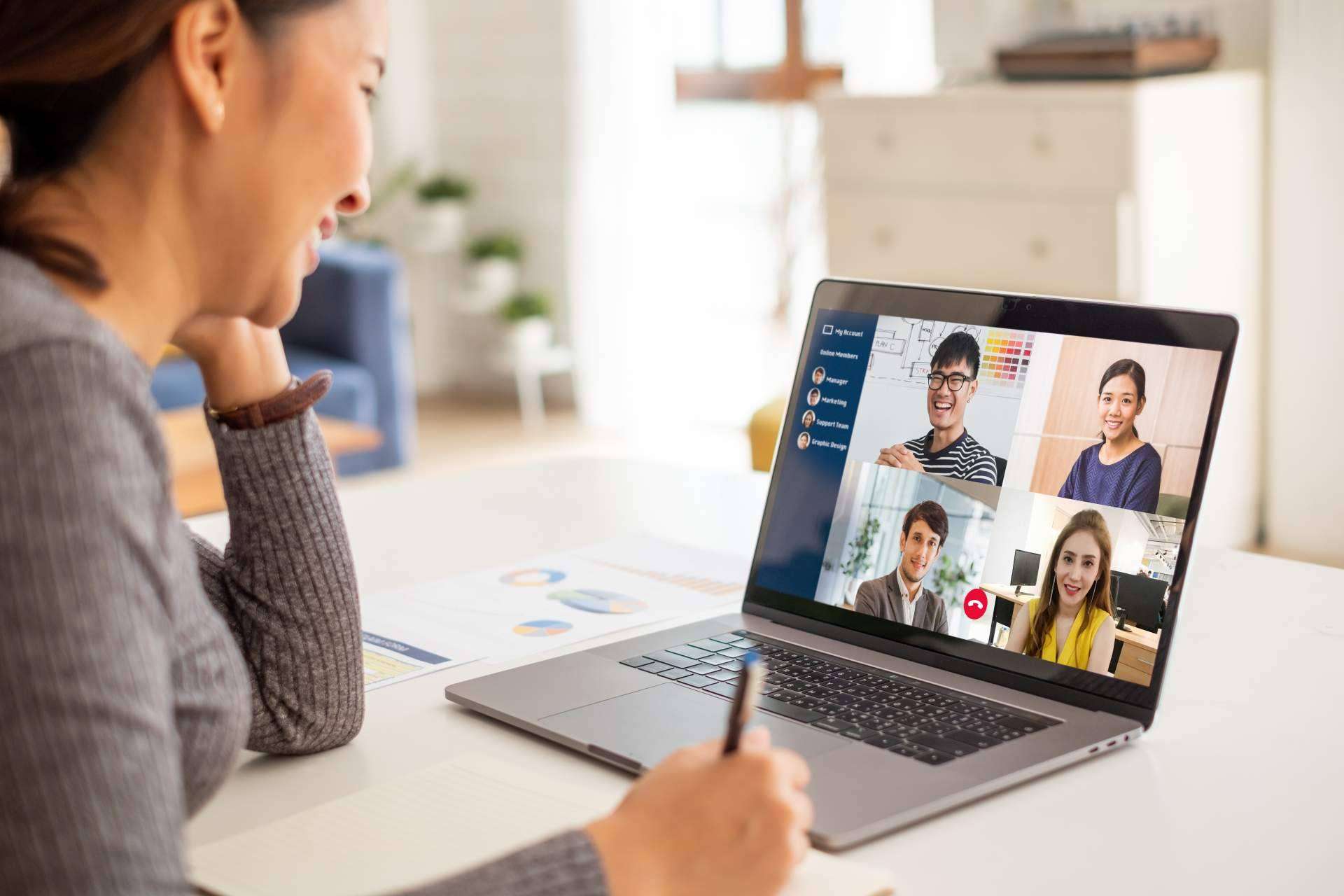 Essens ofrece una opción de trabajo desde casa perfecta para tener ingresos extra