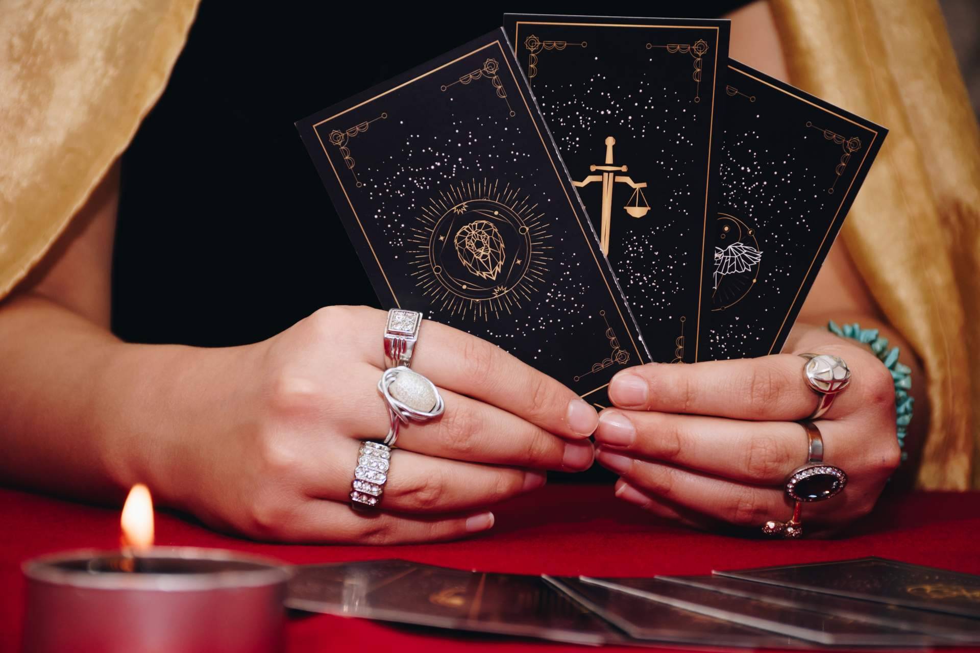 Buenas Videntes, las ventajas del servicio de tarot visa de confianza