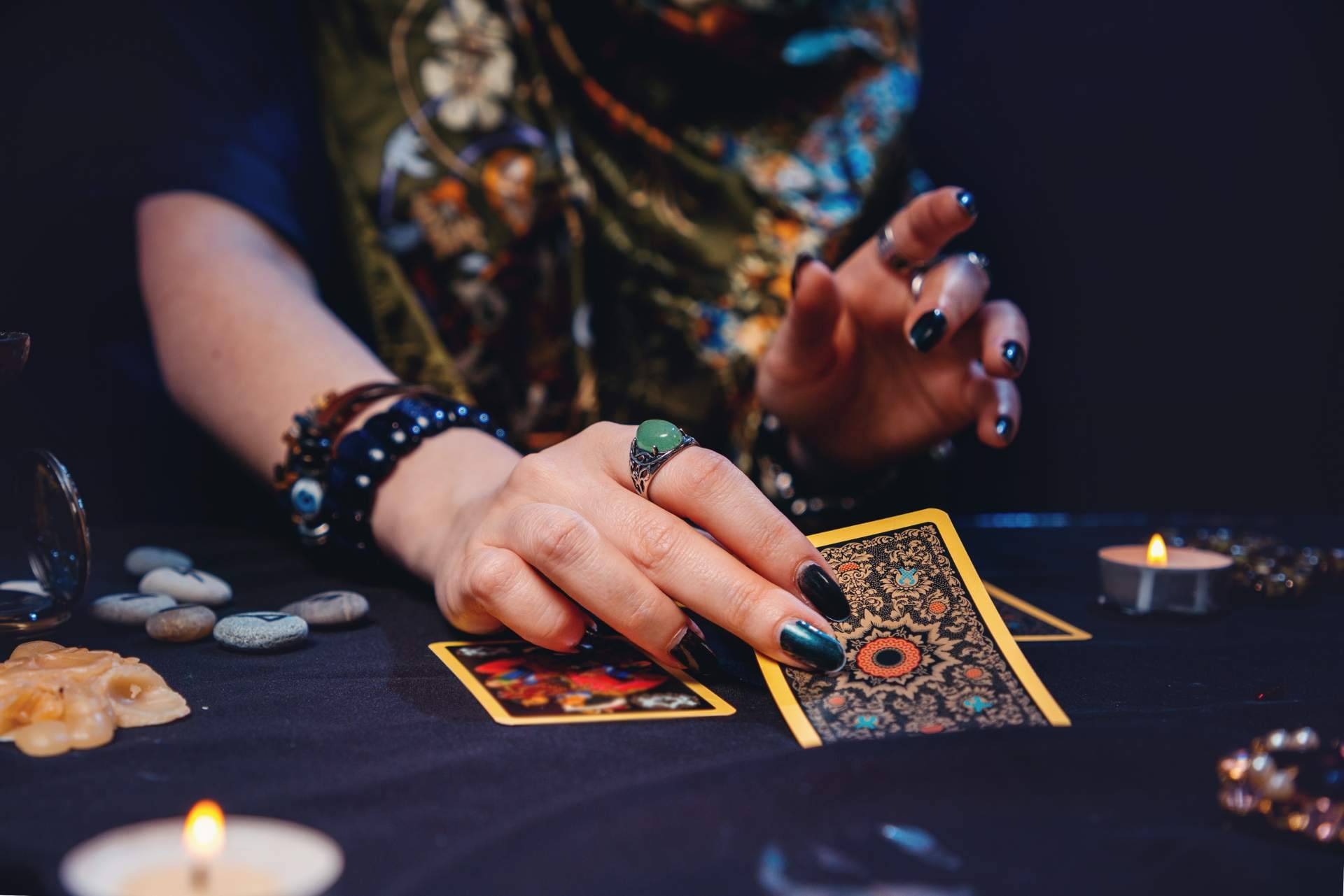 Manuela Moreno ofrece servicios de videncia mediumnidad tarot
