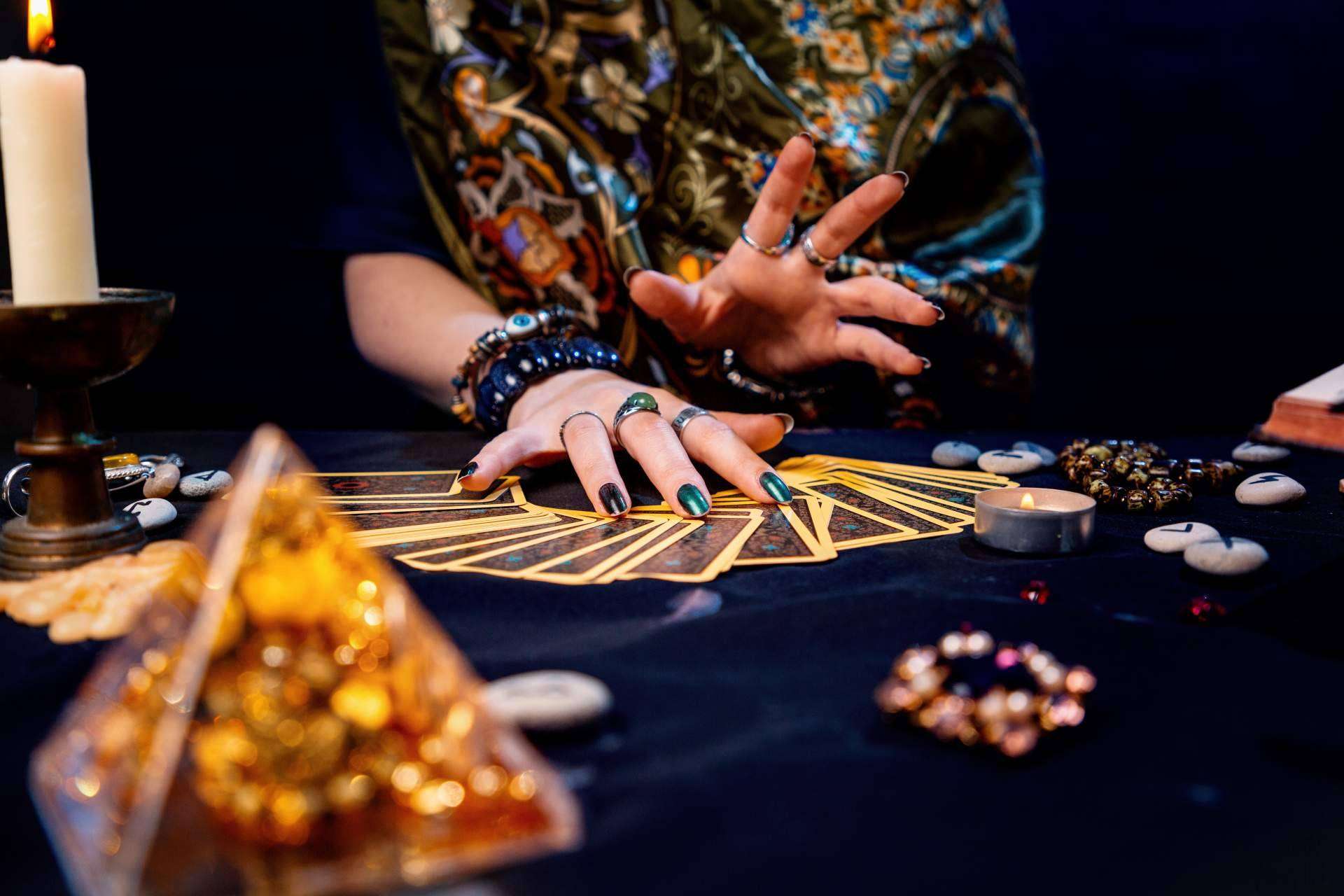 Gabinete Tarot Dama Gris, el tarot fiable telefónico
