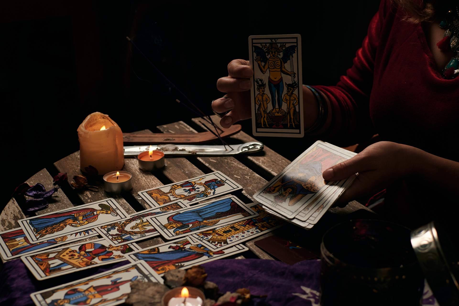 Respuestas claras sobre el amor gracias al tarot de Alicia Caballero