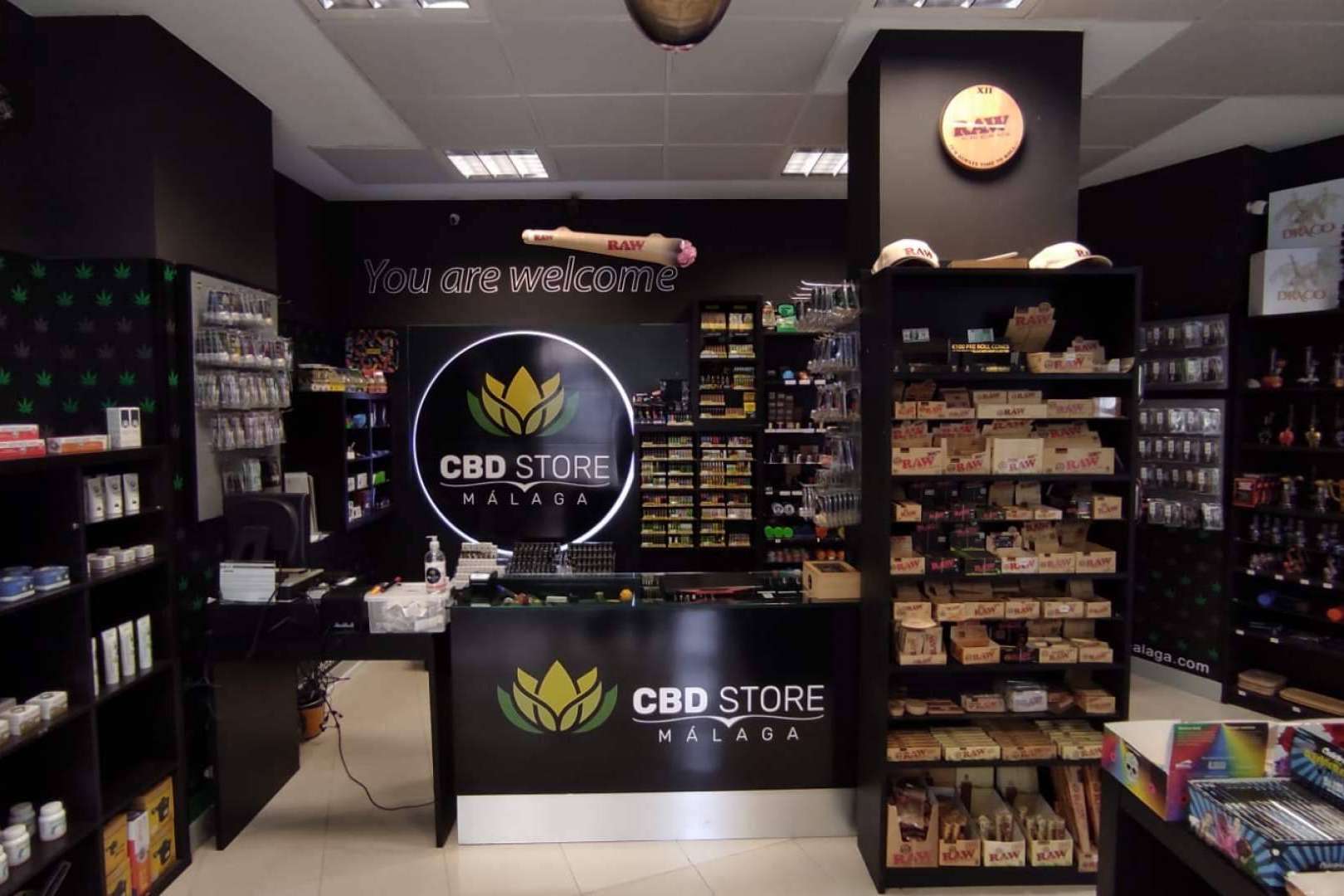 CBD Store Málaga ofrece flores de CBD legales en España