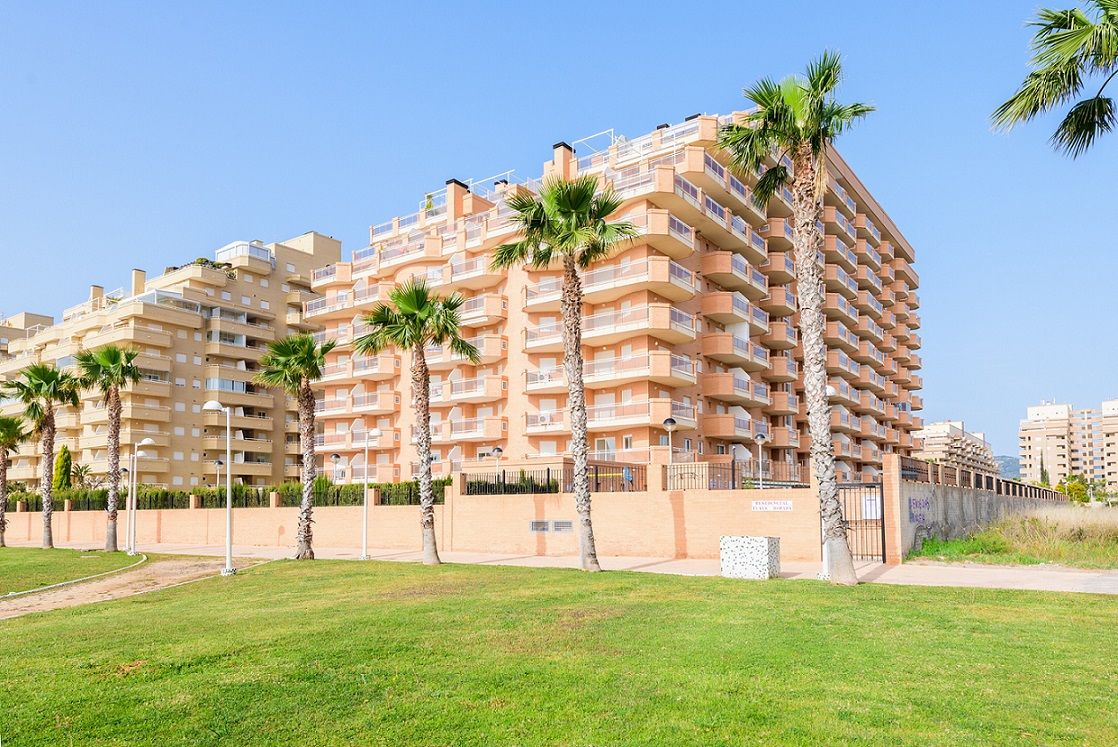 Cerca de 2.000 viviendas a 99.900 € de media para disfrutar del verano en la costa o el interior