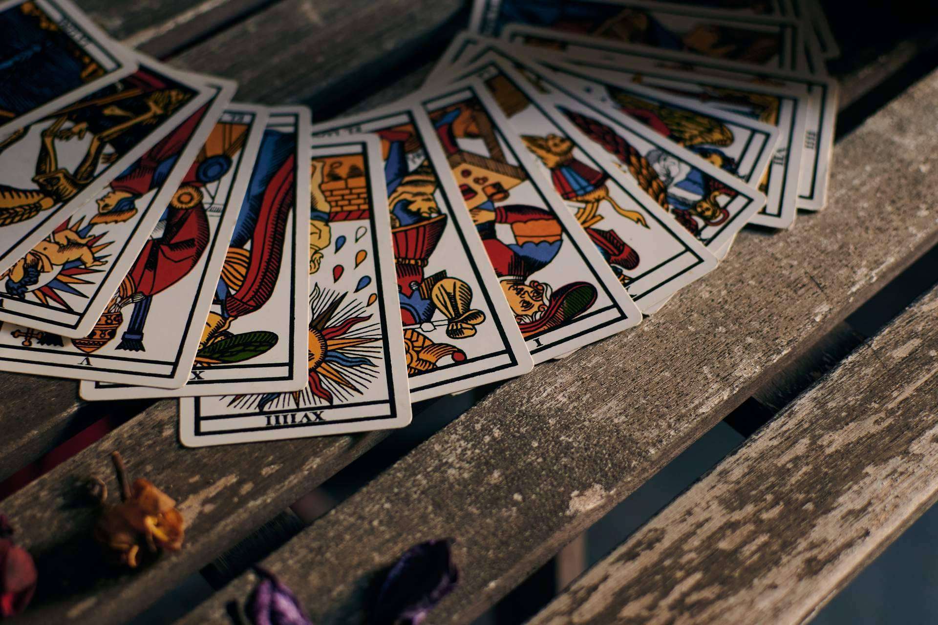 Descubrir las cartas del tarot con Manuela Moreno