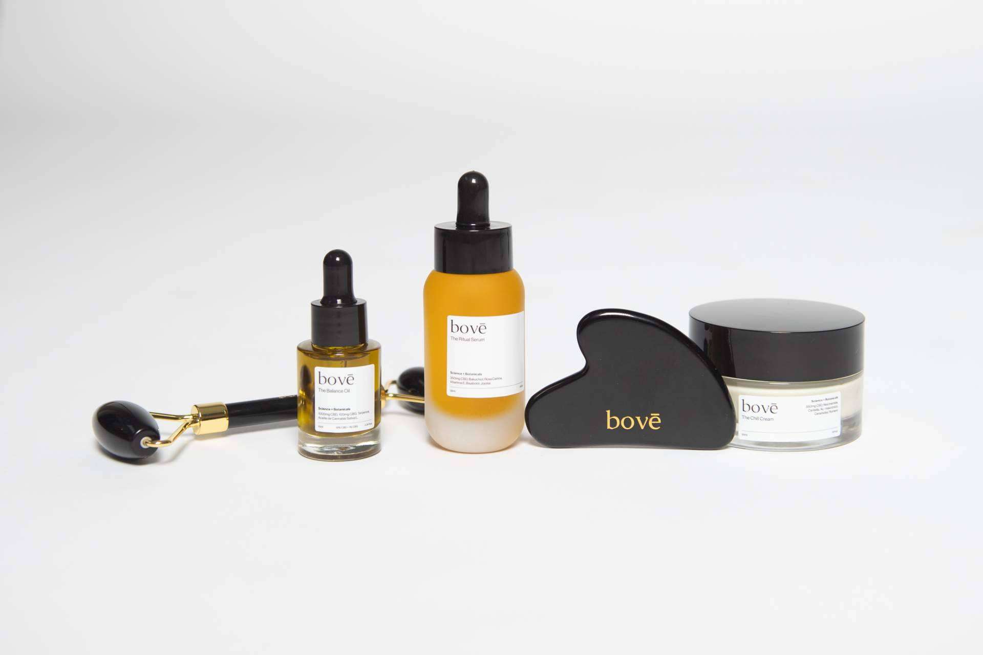 Piel más elástica y luminosa. El CBD y la cosmética plant based rejuvenecen y calman la piel