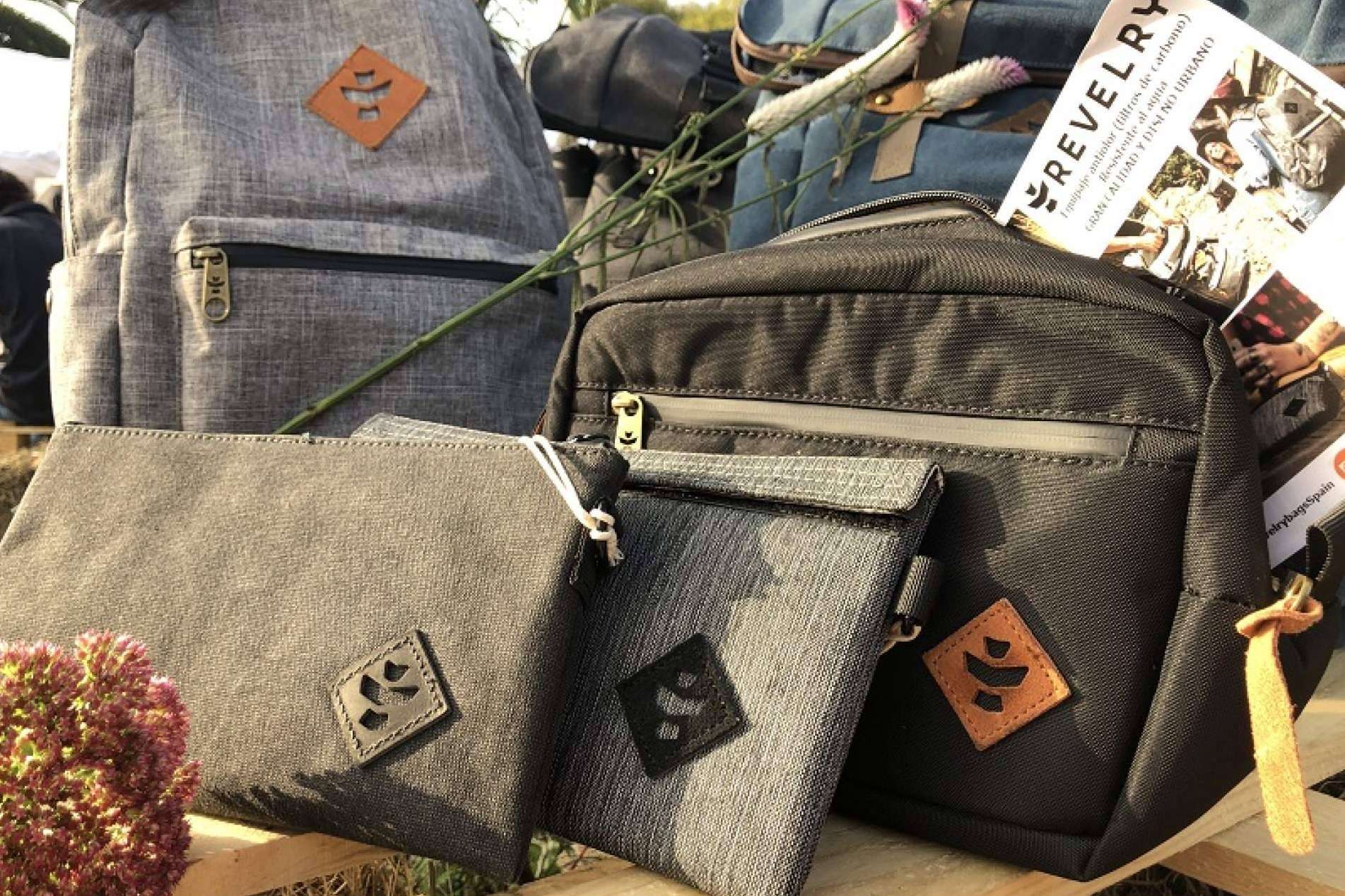 Revelry, marca de mochilas con filtro de carbono en Pangea Growshop