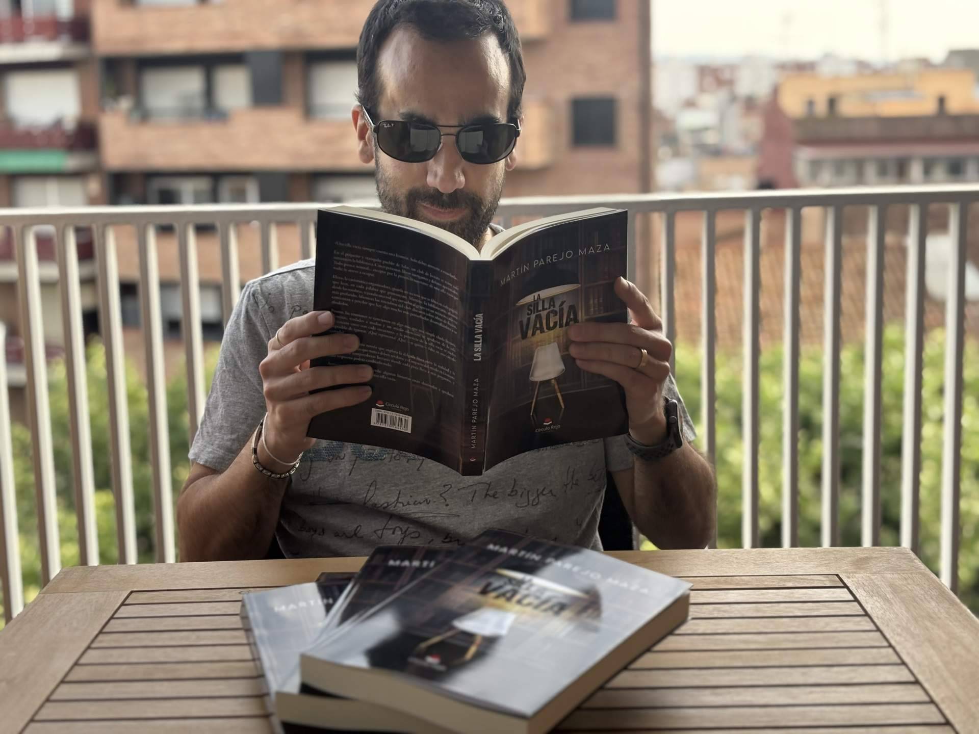 'La silla vacía', de Martín Parejo Maza; una inquietante historia de manipulación, silencios y verdades a medias